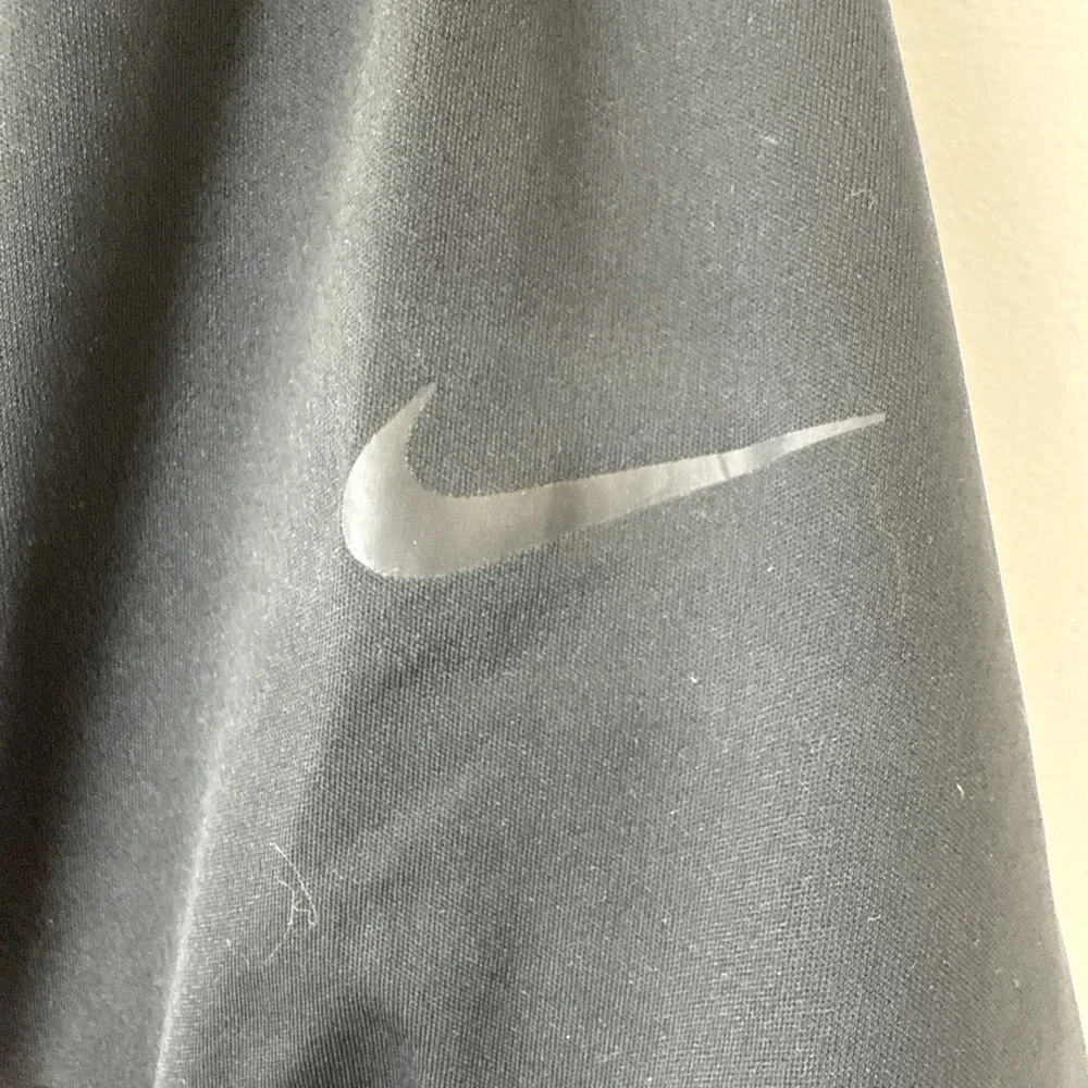 Nike Golf Windbreaker XLarge Black Shield Victory Performance Crew Neck Pullover
